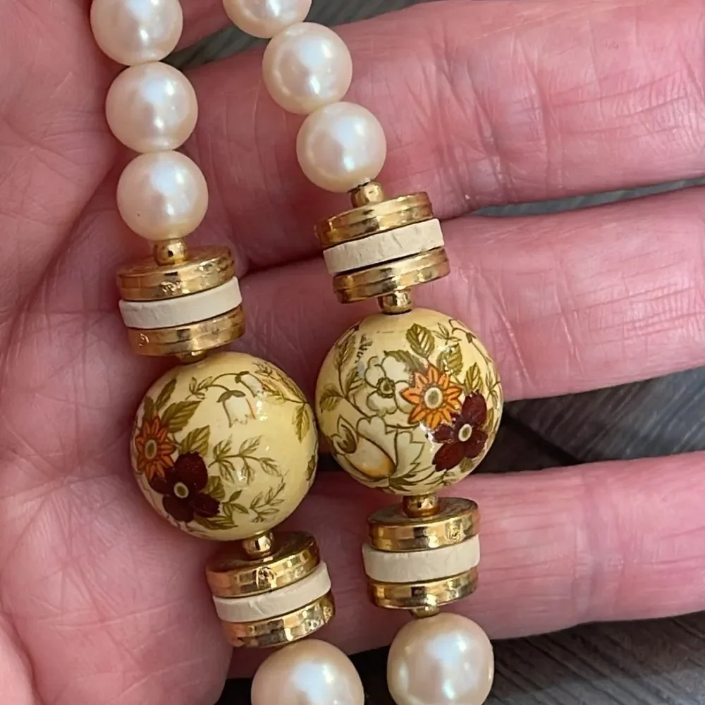 Vintage Japan Floral & Faux Pearl Beaded Necklace